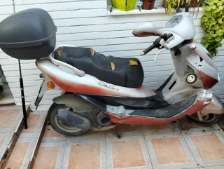 Moto Kimco Scooter Automática