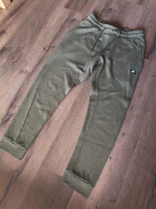 Pantalón Nike Tech Fleece Verde Caqui