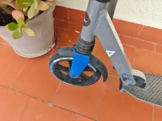 Patinete plegable con doble suspensión