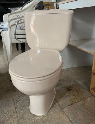 Conjunto baño cerámica y madera
