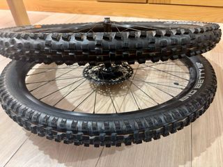 2 Neumáticos Schwalbe 29x 2.40 (nuevos).