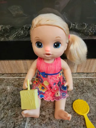 Muñeca Interactiva Baby Alive con accesorios