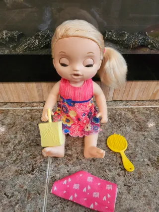 Muñeca Interactiva Baby Alive con accesorios