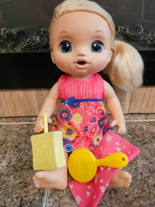 Muñeca Interactiva Baby Alive con accesorios