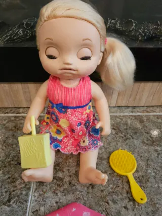 Muñeca Interactiva Baby Alive con accesorios