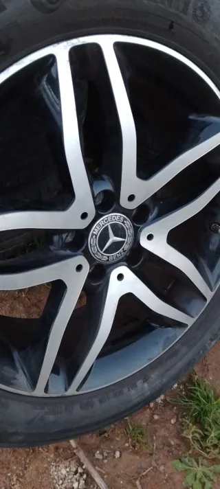 Llantas Mercedes 18