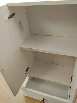Dos muebles auxiliares de  baño madera y cristal