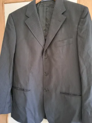 Traje de hombre con rayas