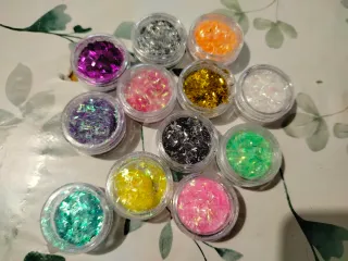 Glitter e polvere per unghie