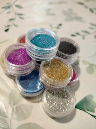 Glitter e polvere per unghie