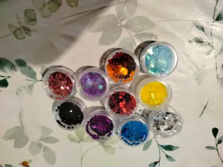 Glitter e polvere per unghie