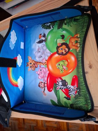 Pupitre para coche con actividades