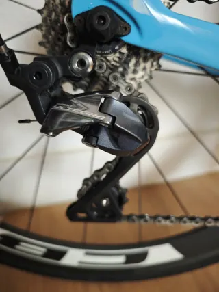 Bicicleta de carretera Triarch azul