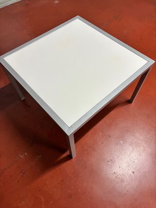 Mesa cuadrada 70x70 cm