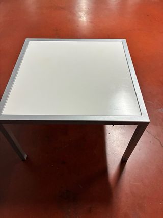 Mesa cuadrada 70x70 cm