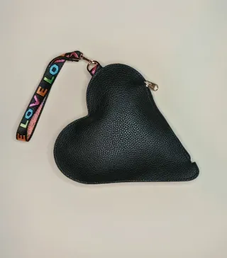 Bolso Corazón Piel Vegana Negro