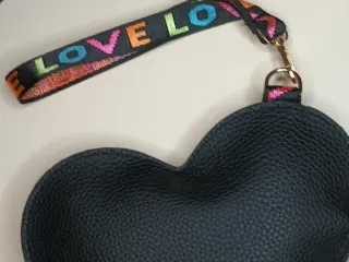 Bolso Corazón Piel Vegana Negro