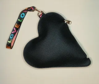 Bolso Corazón Piel Vegana Negro