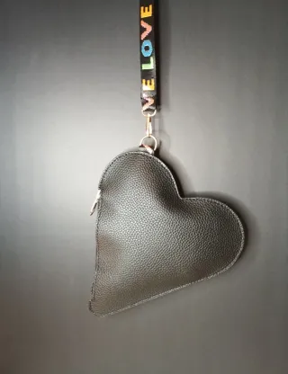 Bolso Corazón Piel Vegana Negro