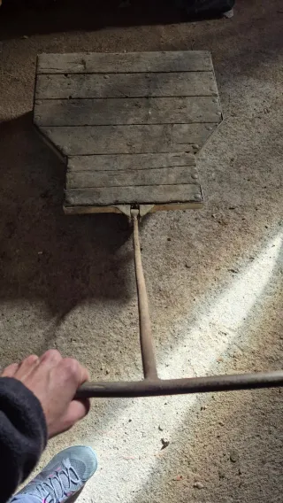 Carro o plataforma de arrastre antigua madera