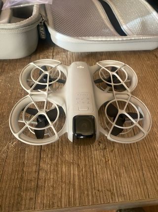 Dron DJI neo
