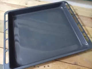 Bandeja de horno metálica gris