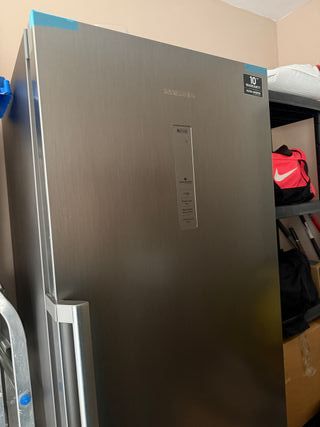 Nevera casi nueva