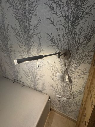 Due lampade da lettura moderne