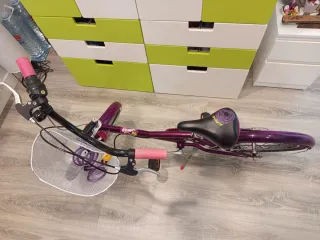 Bicicleta Niña Morada con Cesta