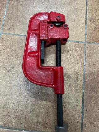 Cortatubos de hierro