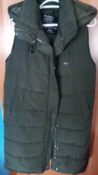 Chaleco acolchado Zara verde Talla M