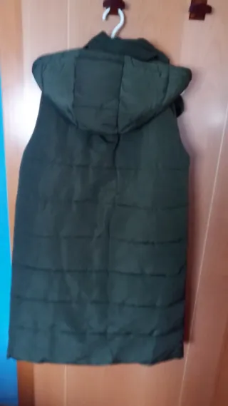Chaleco acolchado Zara verde Talla M
