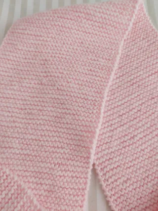 Bufanda tejida rosa para niña