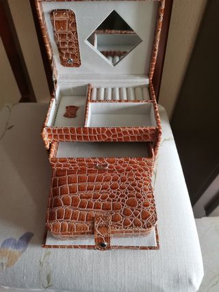 Joyero imitación piel