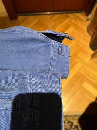 Cazadora vaquera Pull&Bear azul.