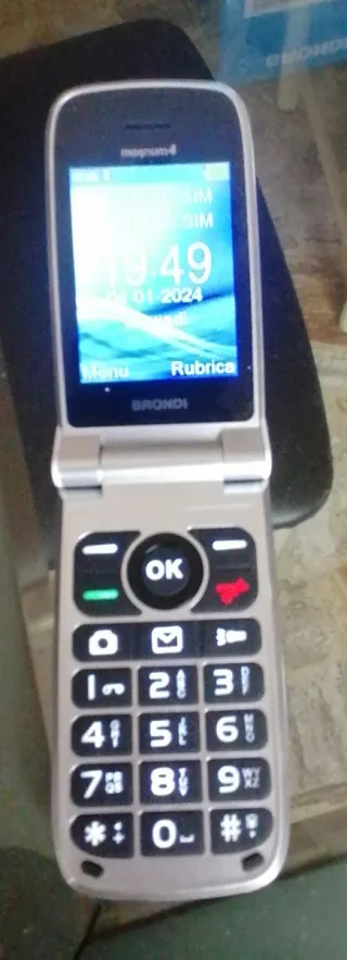 Brondi Magnum 4 Cellulare GSM Dual SIM