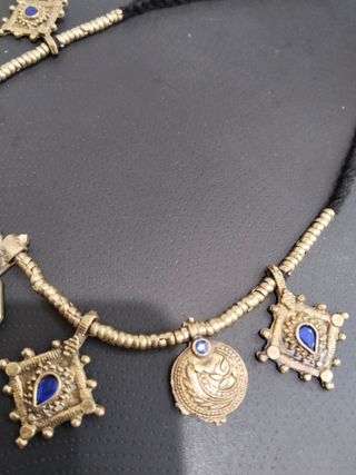 Collar moneda Irak palmera datilera azul