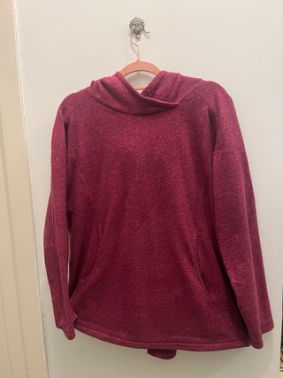 Polar con capucha grande y bolsillo