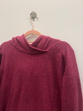 Polar con capucha grande y bolsillo