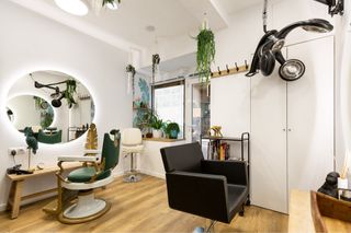 ¡TRASPASO URGENTE  DE PELUQUERÍA EN GRÀCIA!