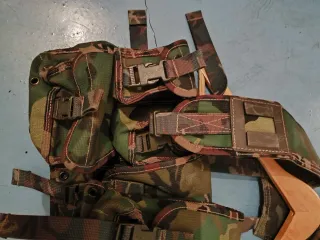 Correaje de caza con bolsillos ajustable camuflaje