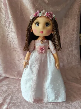 Muñeca de Comunión con Corona de Flores