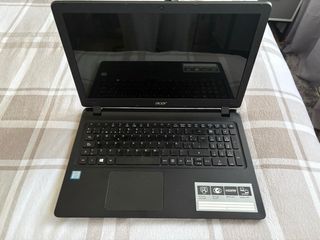 Ordenador portátil Acer negro Aspire ES1-572