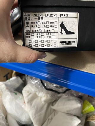 Tacchi neri con tacco a YSL