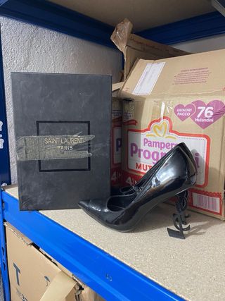 Tacchi neri con tacco a YSL