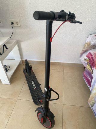 Patinete eléctrico negro