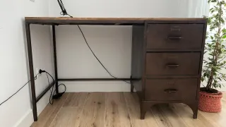 ESCRITORIO INDUSTRIAL DE METAL Y MADERA DE ABETO