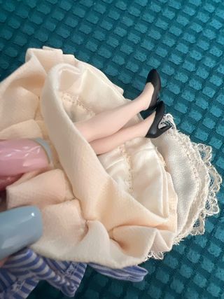 Muñeca de porcelana para casa de muñecas