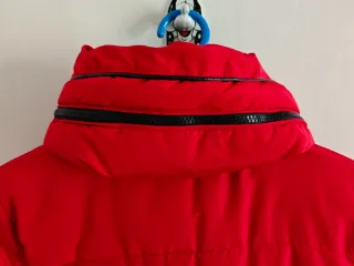 Parka Roja