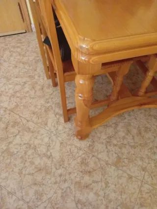 Mesa extensible pino macizo + 4 sillas